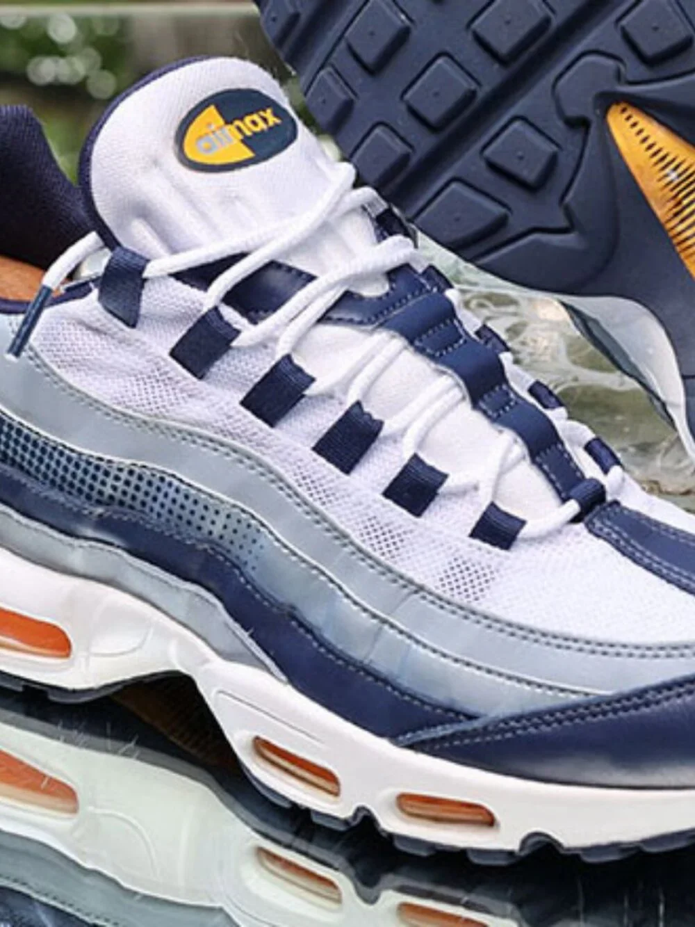 Nike Air Max 95 Midnight Navy Laser Orange